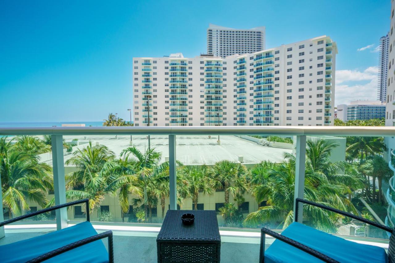 Modern 1 Bdr Oceanview With Direct Beach Access! Hollywood Bagian luar foto