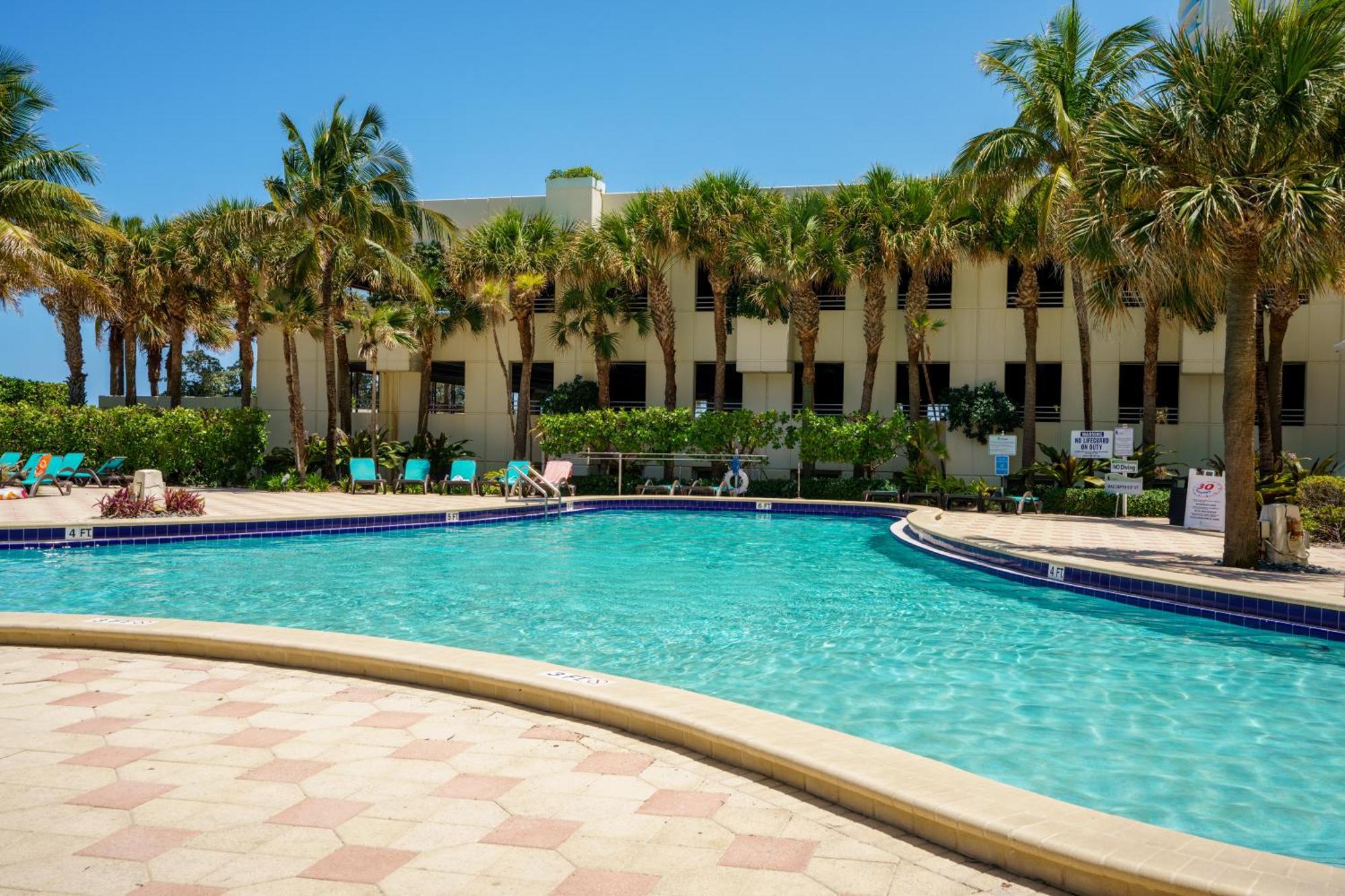 Modern 1 Bdr Oceanview With Direct Beach Access! Hollywood Bagian luar foto