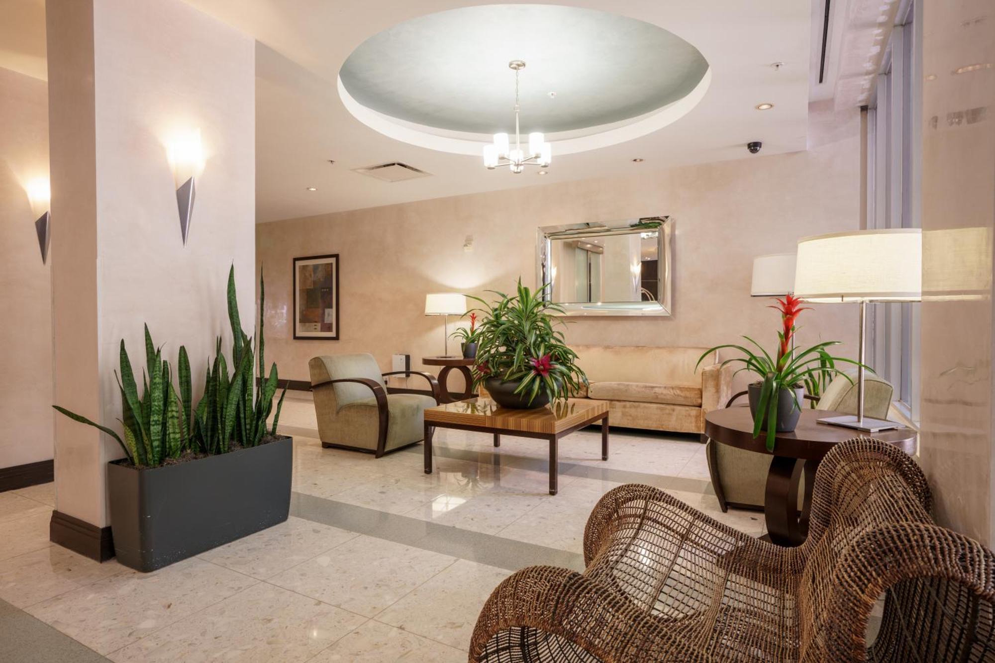 Modern 1 Bdr Oceanview With Direct Beach Access! Hollywood Bagian luar foto