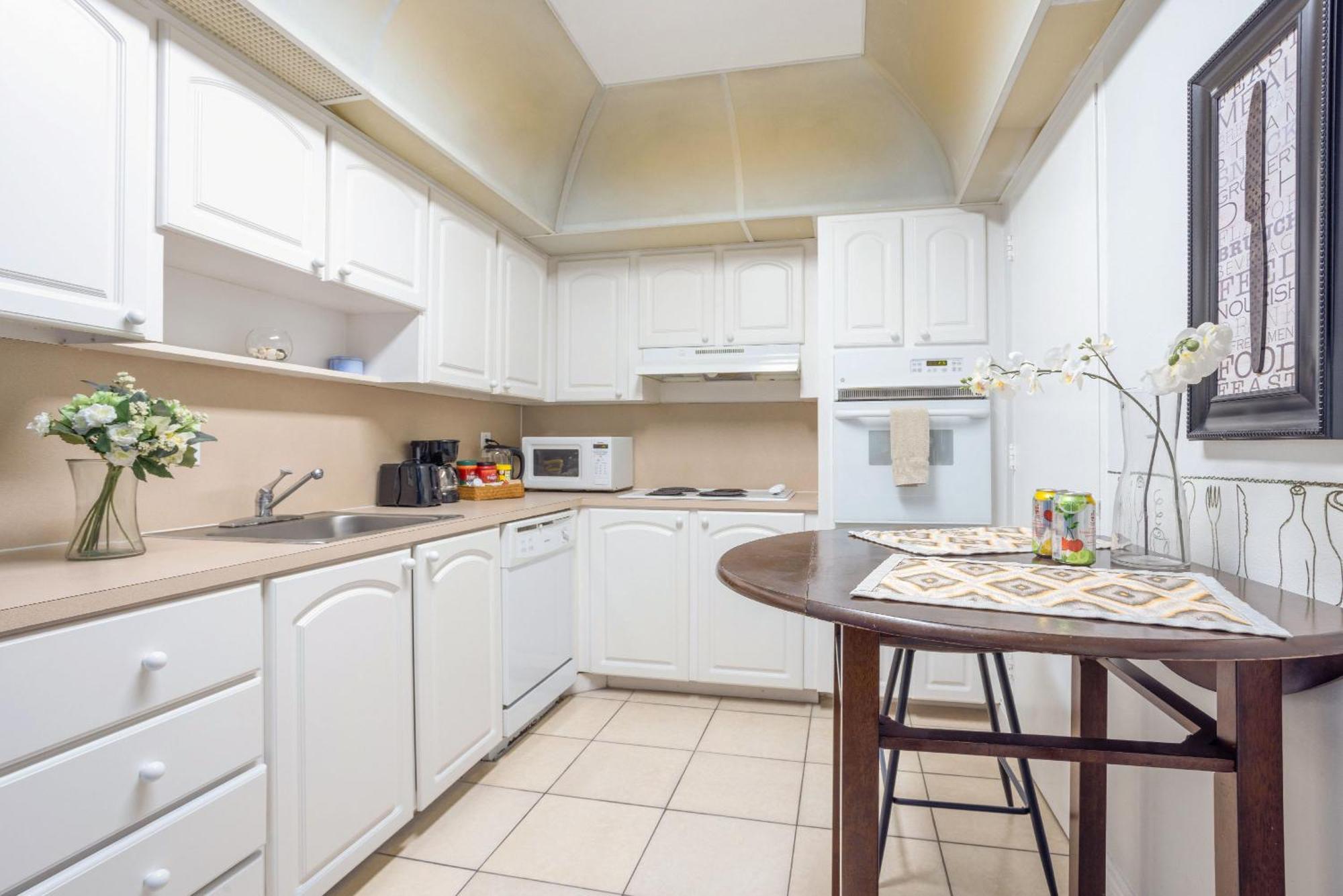 Modern 1 Bdr Oceanview With Direct Beach Access! Hollywood Bagian luar foto