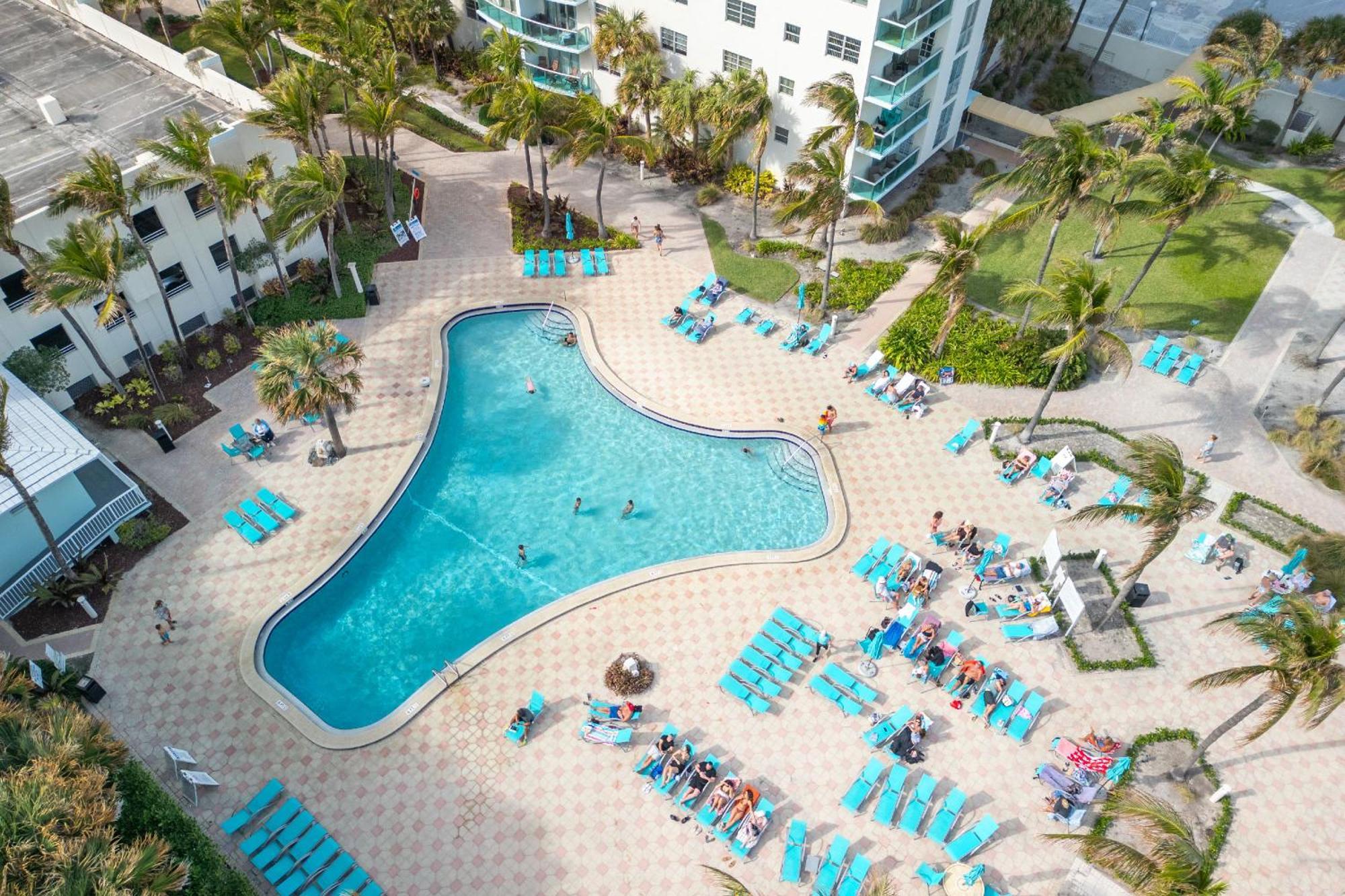 Modern 1 Bdr Oceanview With Direct Beach Access! Hollywood Bagian luar foto