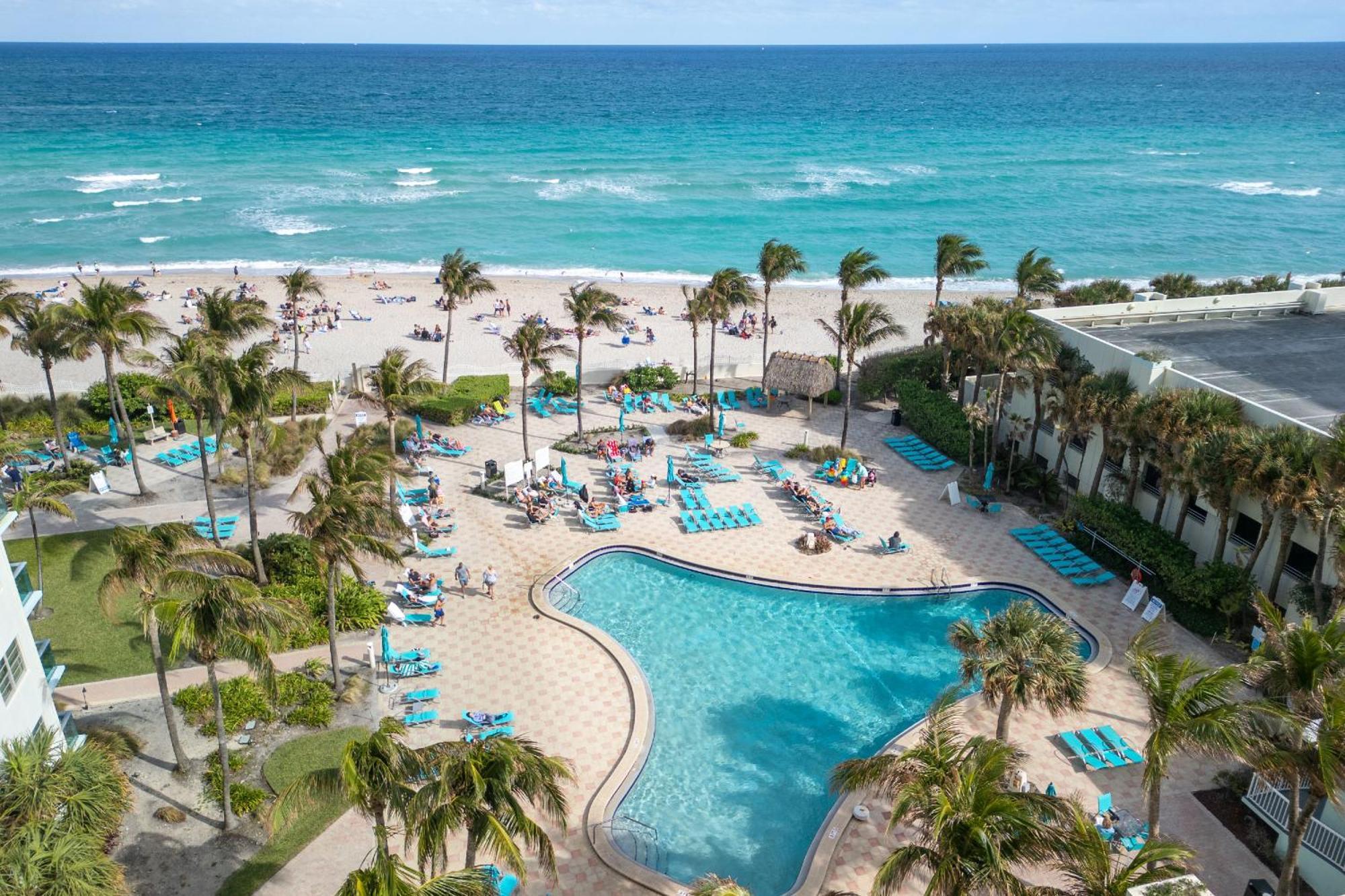 Modern 1 Bdr Oceanview With Direct Beach Access! Hollywood Bagian luar foto